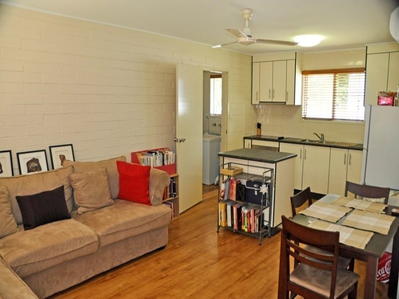 2/4 Old Shoal Point Road, Bucasia QLD 4750