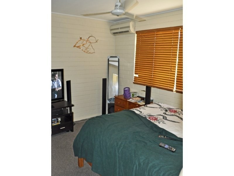 2/4 Old Shoal Point Road, Bucasia QLD 4750