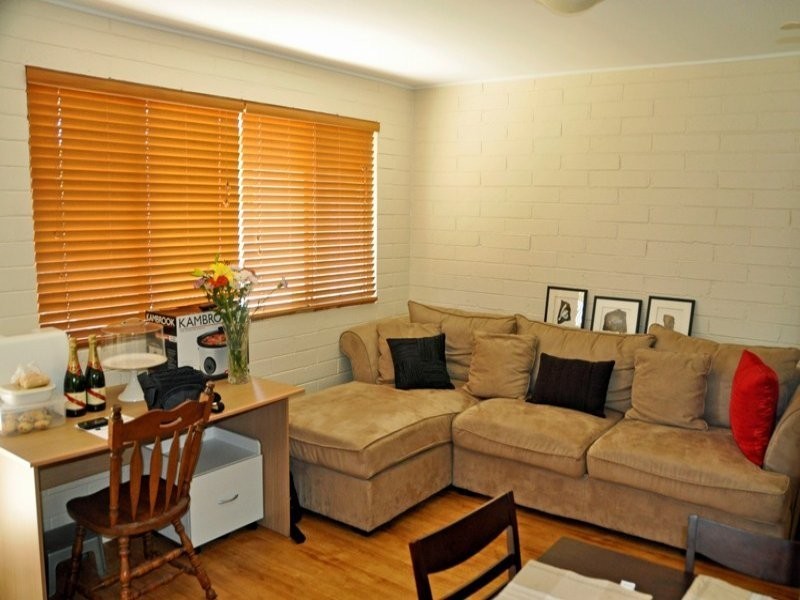 2/4 Old Shoal Point Road, Bucasia QLD 4750