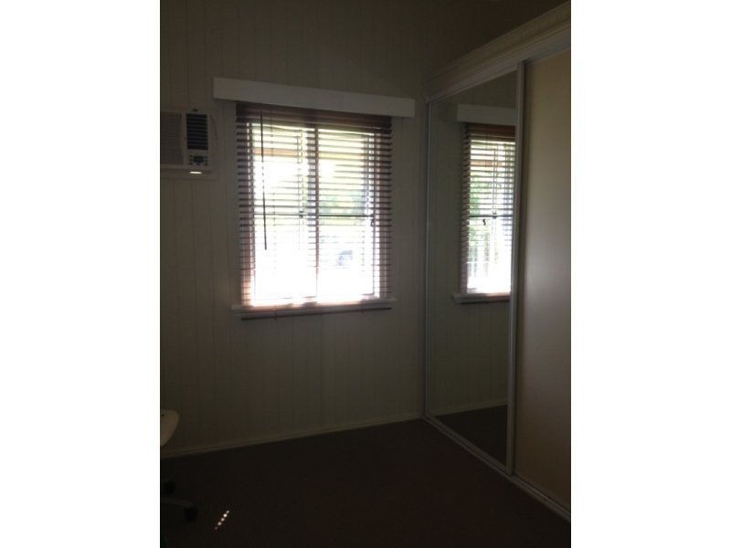 17 Douglas Street, West Mackay QLD 4740