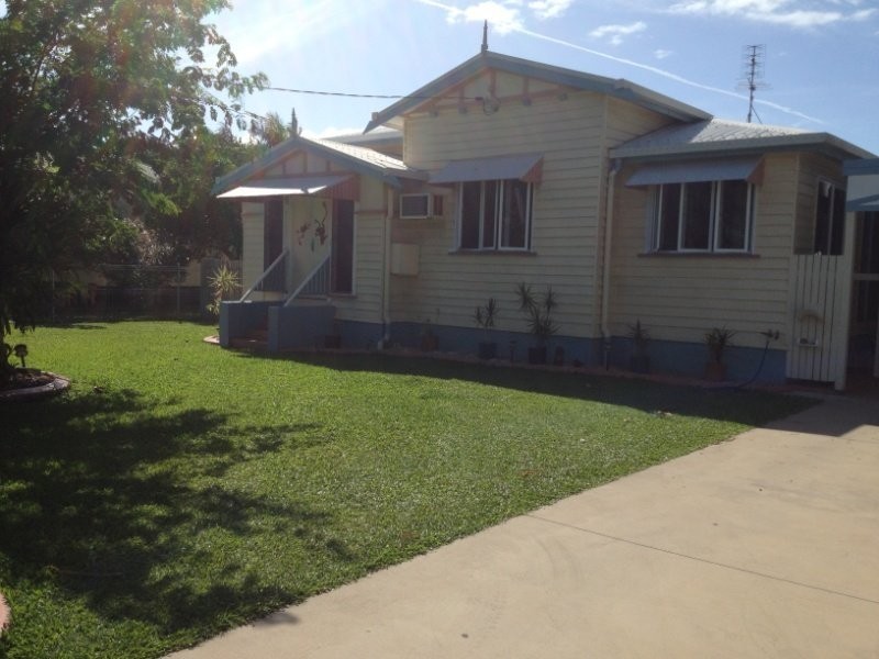 17 Douglas Street, West Mackay QLD 4740