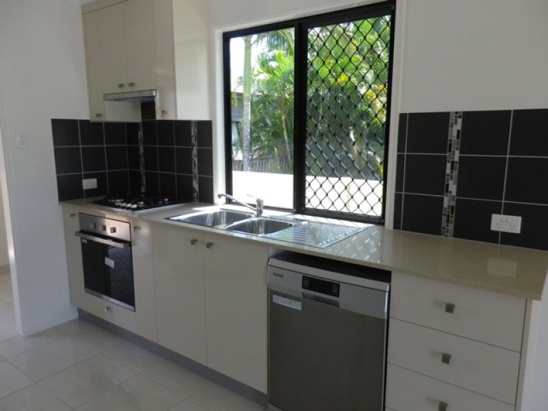 2/16 Sophia Street, Mackay QLD 4740