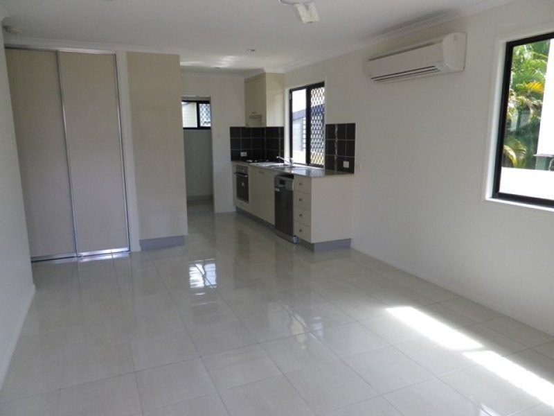 2/16 Sophia Street, Mackay QLD 4740