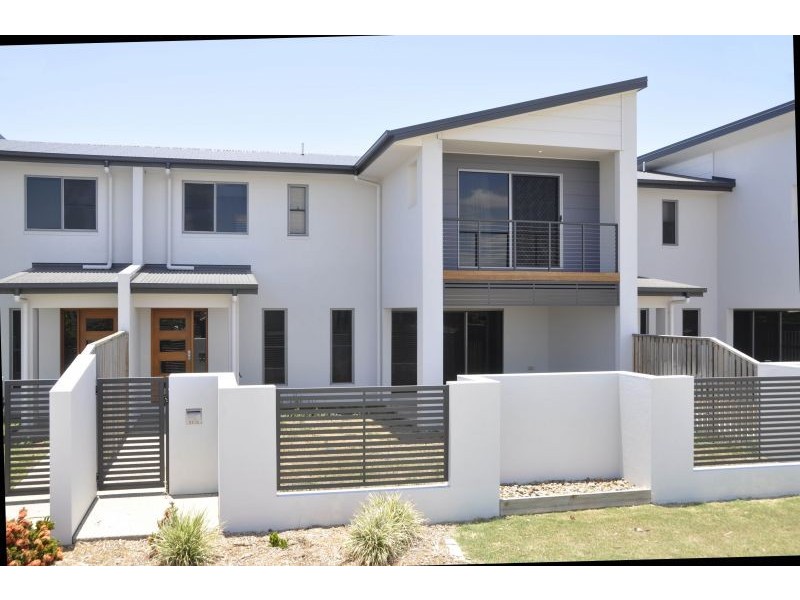 33 Lancaster Way, Ooralea QLD 4740