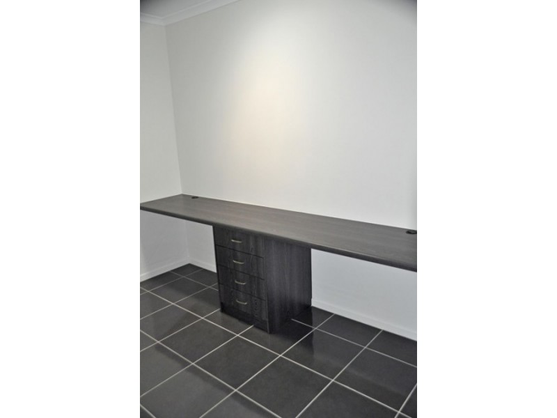 33 Lancaster Way, Ooralea QLD 4740