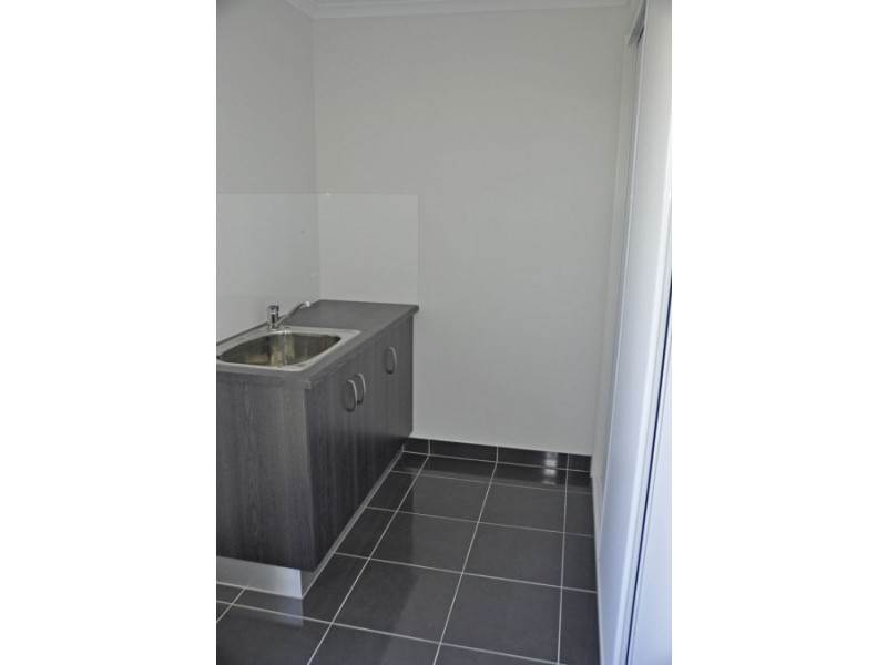 33 Lancaster Way, Ooralea QLD 4740