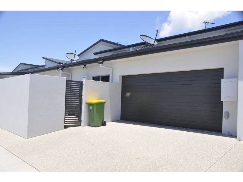 33 Lancaster Way, Ooralea QLD 4740