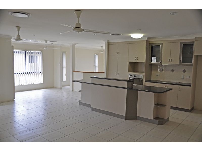 62 Wheeler Drv, Glenella QLD 4740