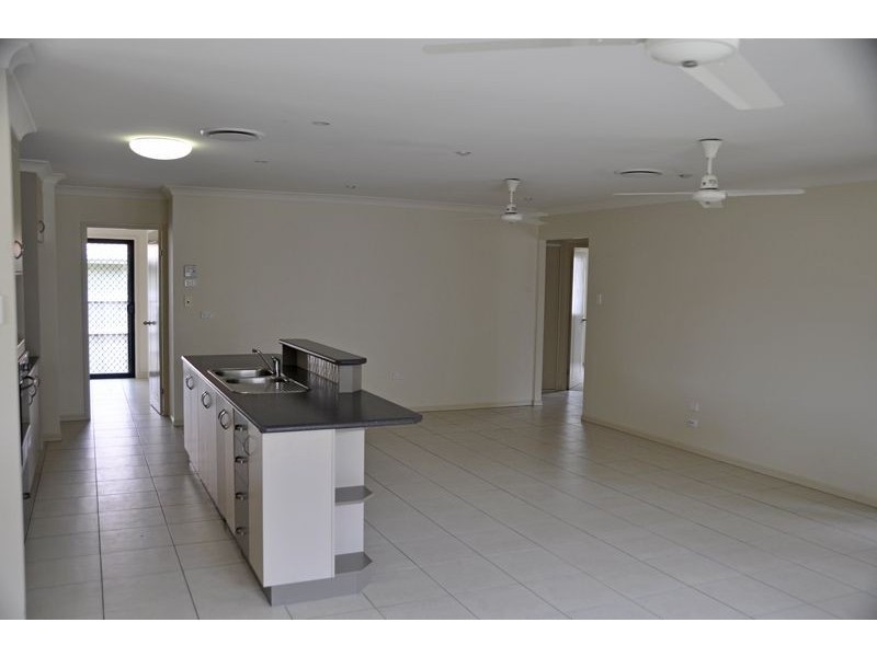 62 Wheeler Drv, Glenella QLD 4740