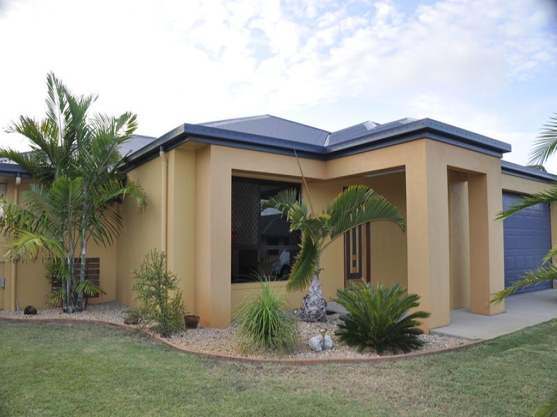 8 Companion Way, Shoal Point QLD 4750