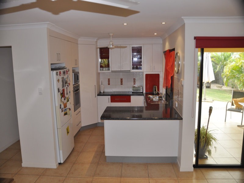 8 Companion Way, Shoal Point QLD 4750