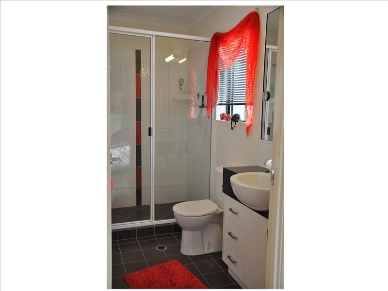 8 Companion Way, Shoal Point QLD 4750