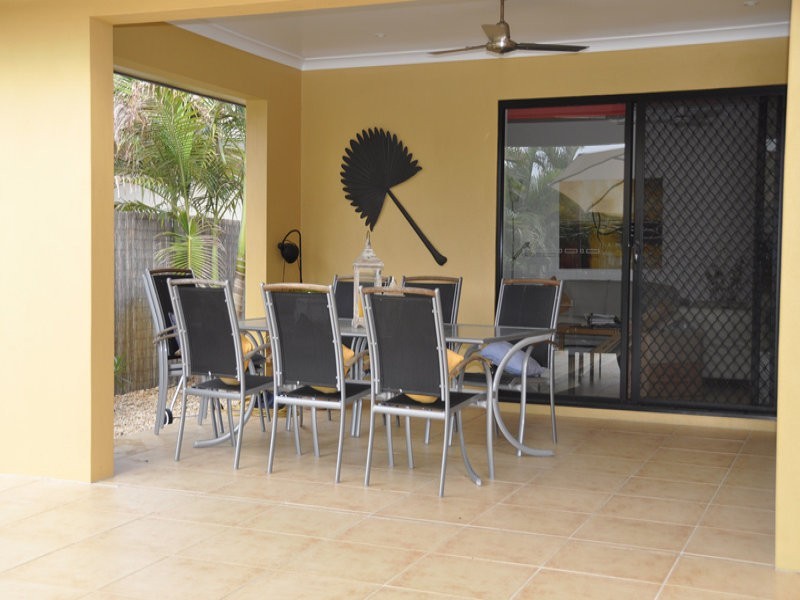 8 Companion Way, Shoal Point QLD 4750