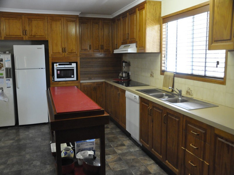 4 Janz Crt, Slade Point QLD 4740