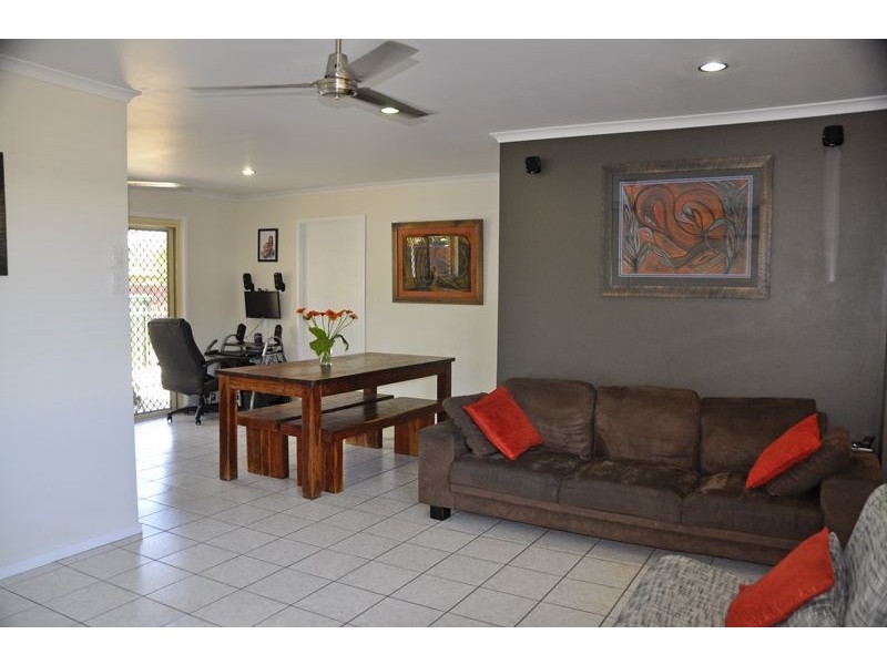 33 Cassia St, Beaconsfield QLD 4740