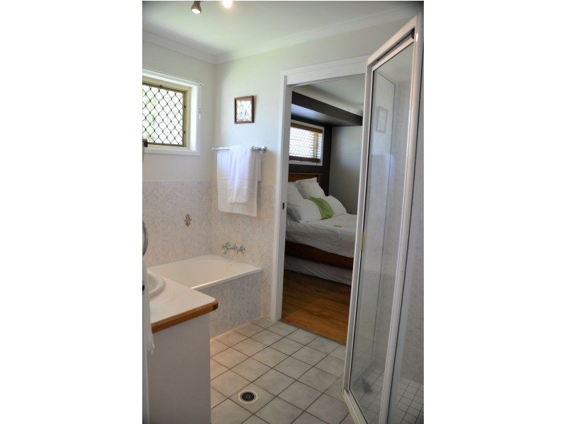 33 Cassia St, Beaconsfield QLD 4740