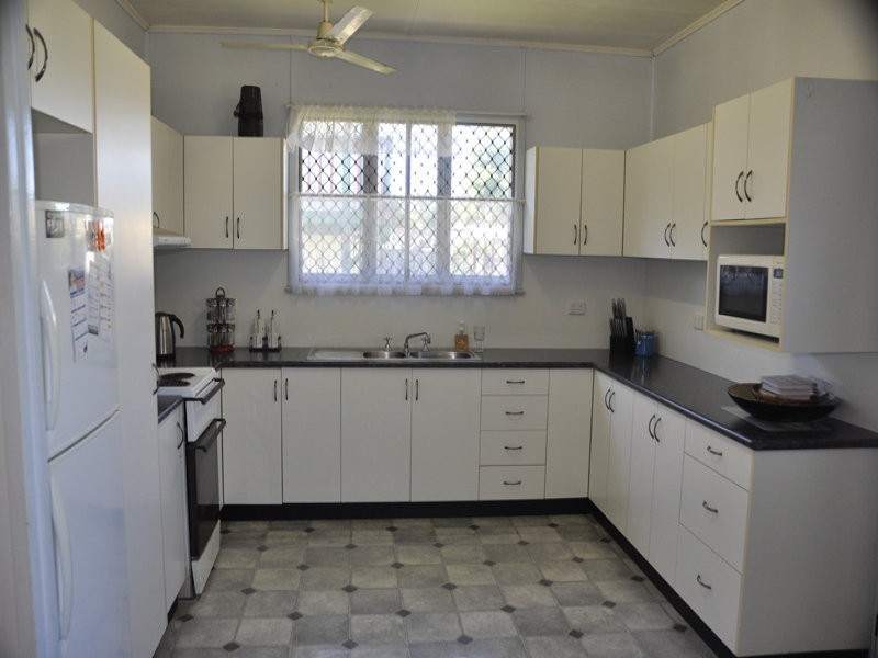 25918 Peak Downs Hwy, Alexandra QLD 4740