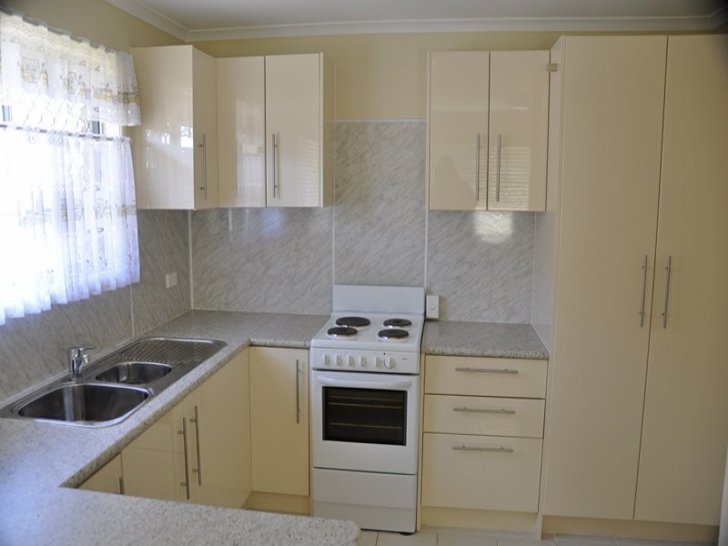 1 Albert Crt, Andergrove QLD 4740