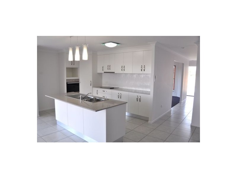 21 Deguara Drv, Beaconsfield QLD 4740