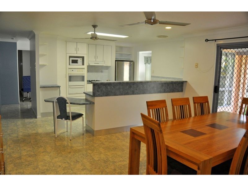 4 Marcella St, Rural View QLD 4740