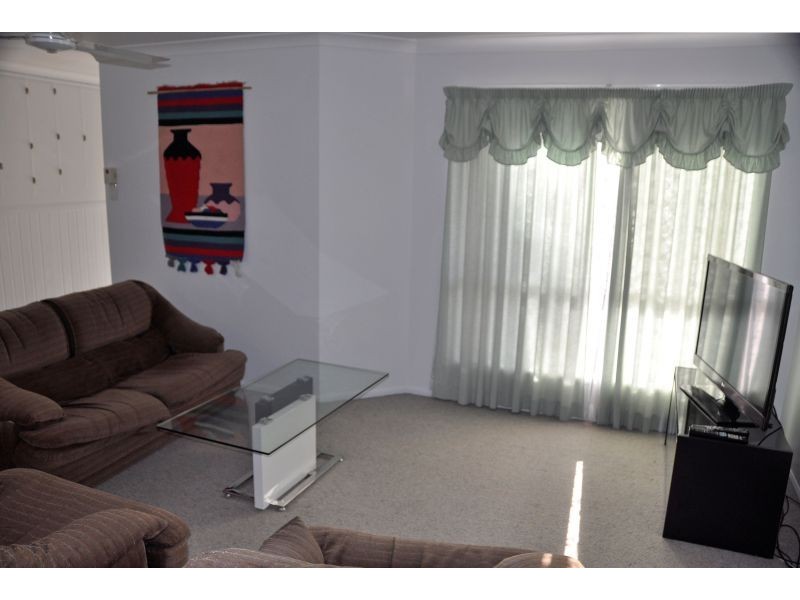 4 Marcella St, Rural View QLD 4740