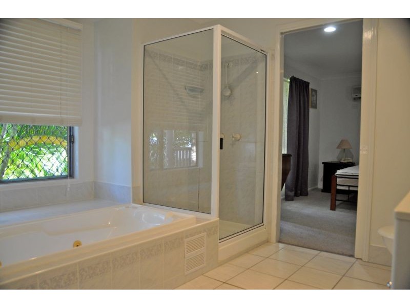 4 Marcella St, Rural View QLD 4740