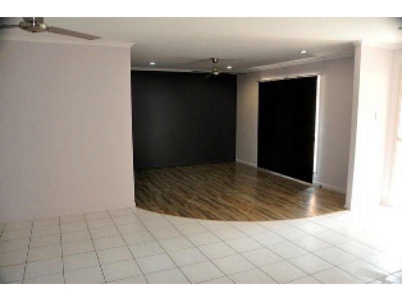 11 Michael Crt, Ooralea QLD 4740