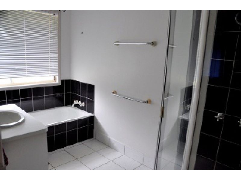 11 Michael Crt, Ooralea QLD 4740