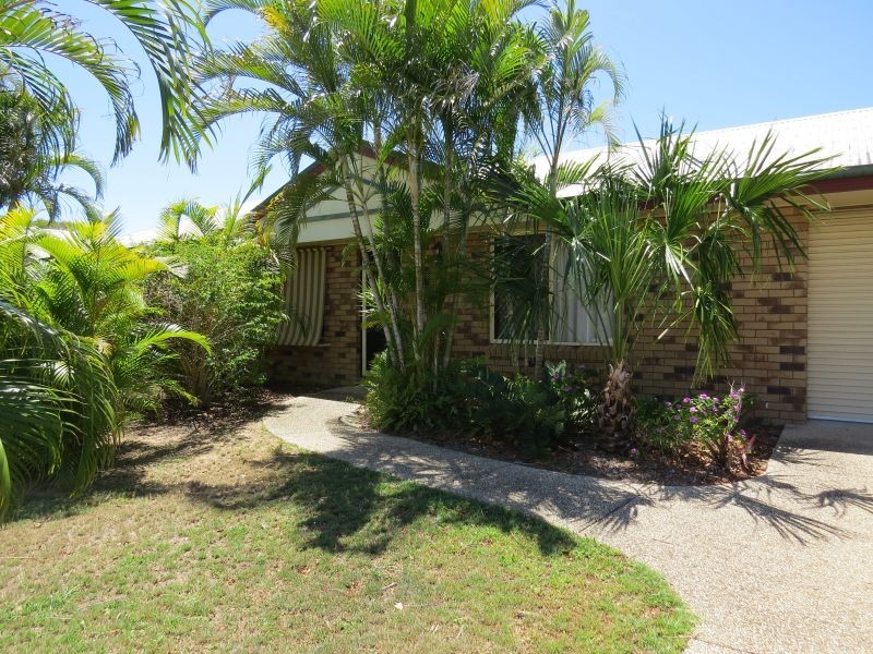 4 Seabreeze Crt, Slade Point QLD 4740