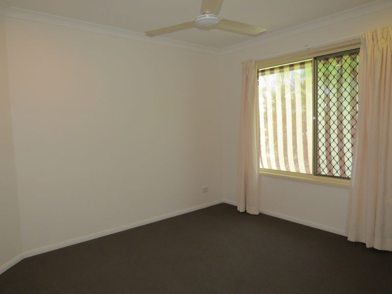 4 Seabreeze Crt, Slade Point QLD 4740