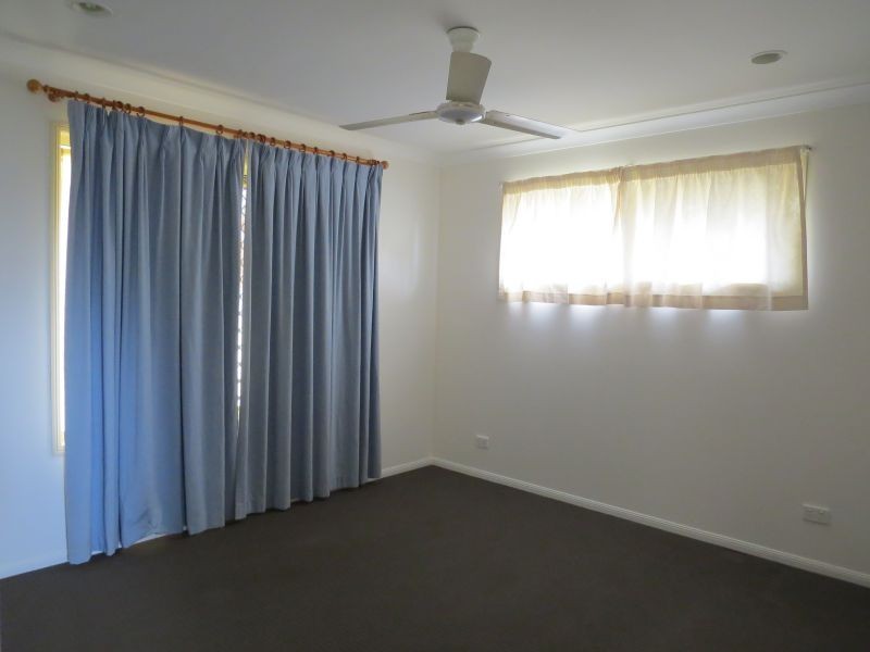 4 Seabreeze Crt, Slade Point QLD 4740