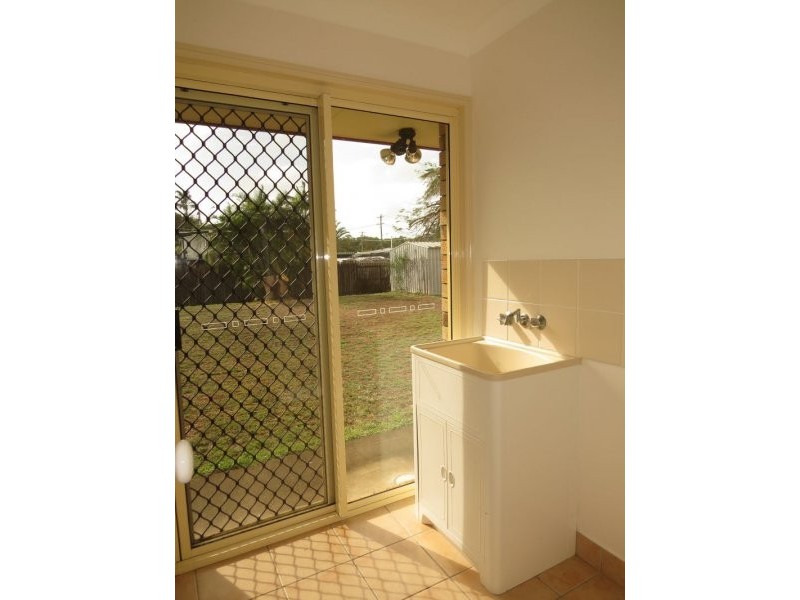 4 Seabreeze Crt, Slade Point QLD 4740