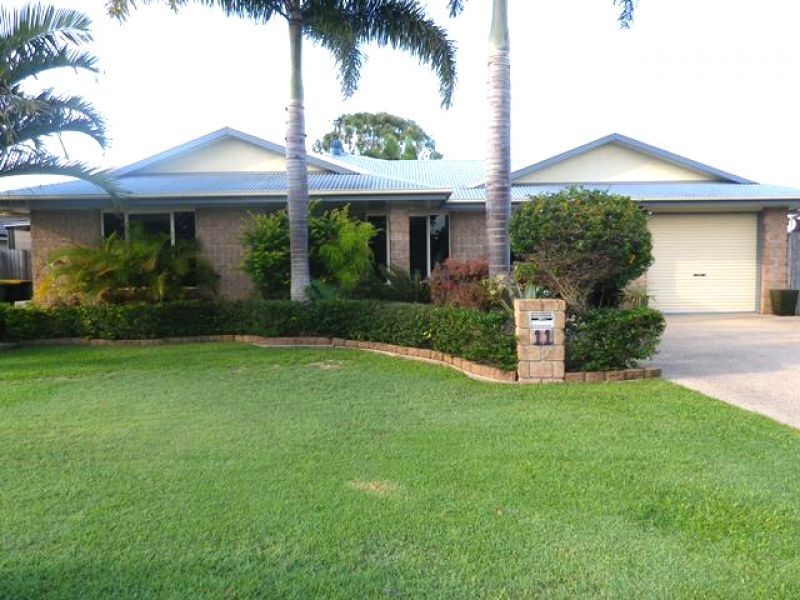 11 Beachside Place, Shoal Point QLD 4750