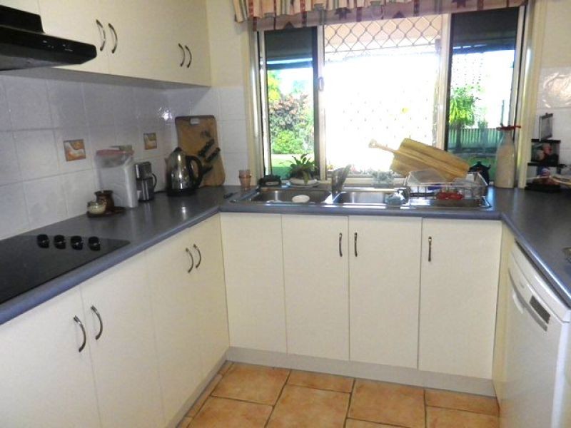 11 Beachside Place, Shoal Point QLD 4750