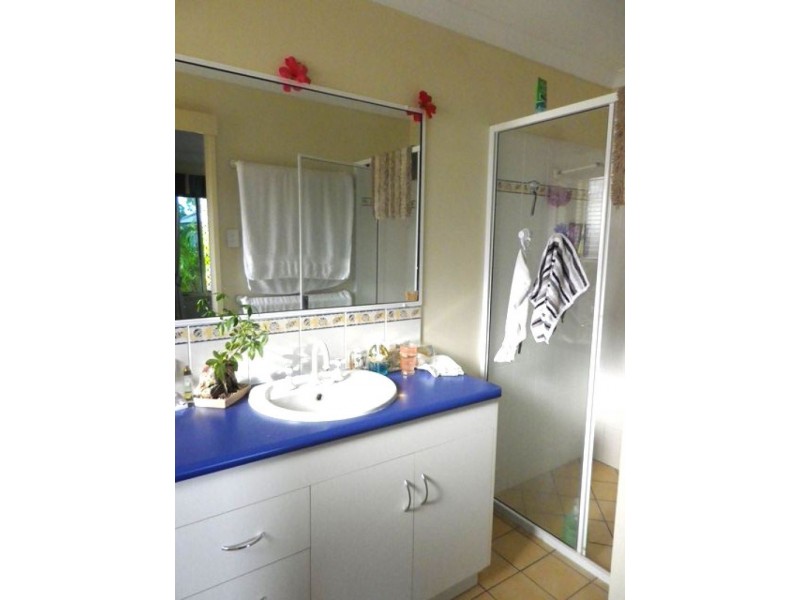 11 Beachside Place, Shoal Point QLD 4750