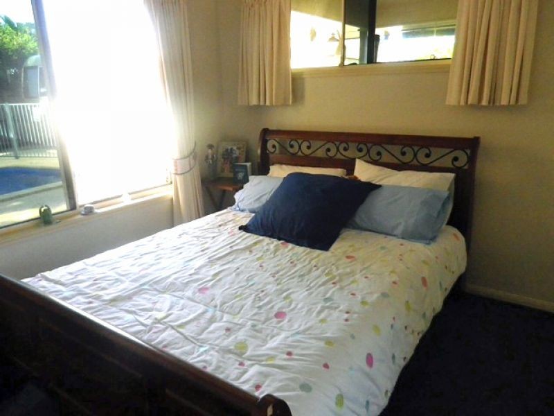 11 Beachside Place, Shoal Point QLD 4750