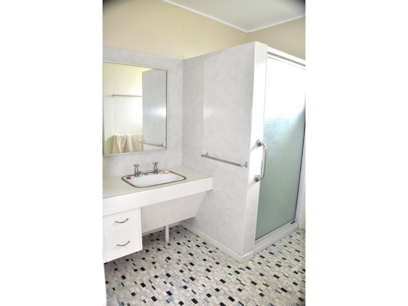 10 Creese St, Beaconsfield QLD 4740