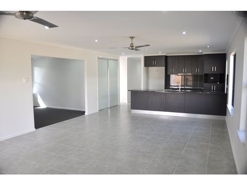 30 Hastings St, Ooralea QLD 4740