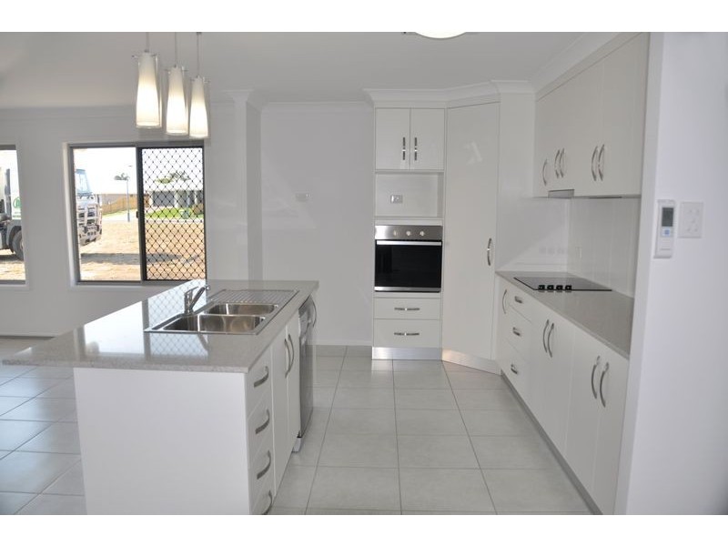 21 Deguara Drive, Beaconsfield QLD 4740