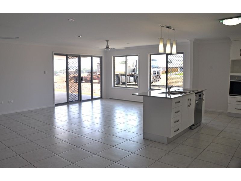 21 Deguara Drive, Beaconsfield QLD 4740