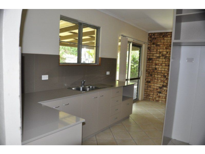 9 Poole St, Eimeo QLD 4740