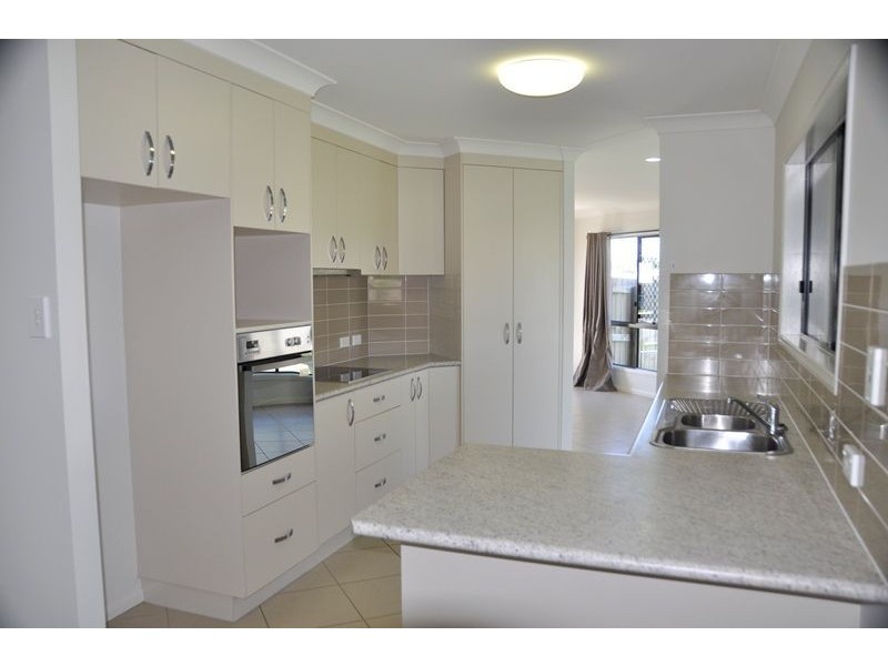 2 Webb Crt, Rural View QLD 4740