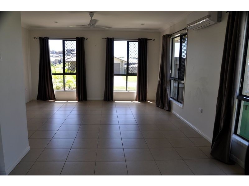 2 Webb Crt, Rural View QLD 4740