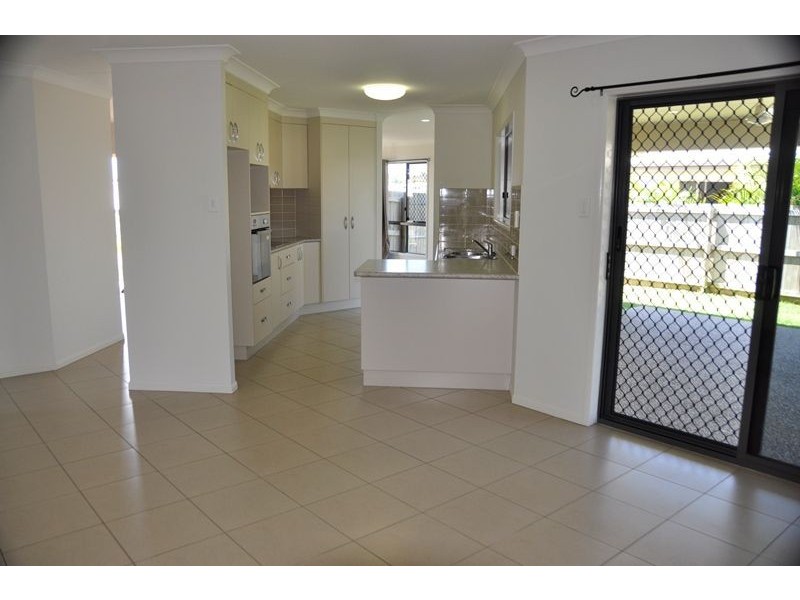 2 Webb Crt, Rural View QLD 4740