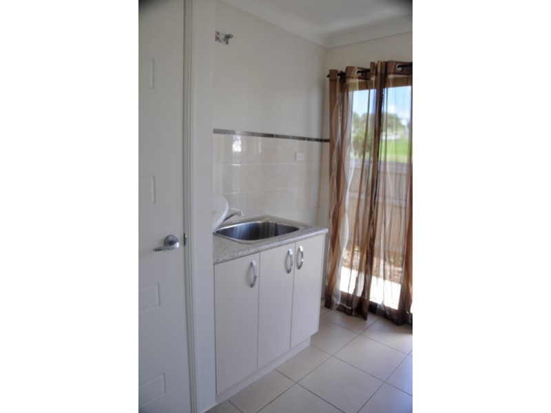 2 Webb Crt, Rural View QLD 4740