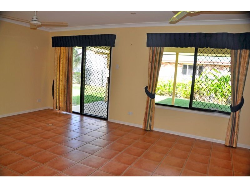 16 Barber Drv, Eimeo QLD 4740