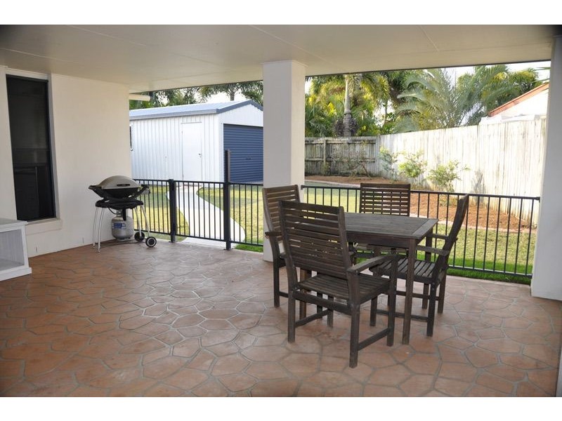 4 Marine Pde, Bucasia QLD 4750