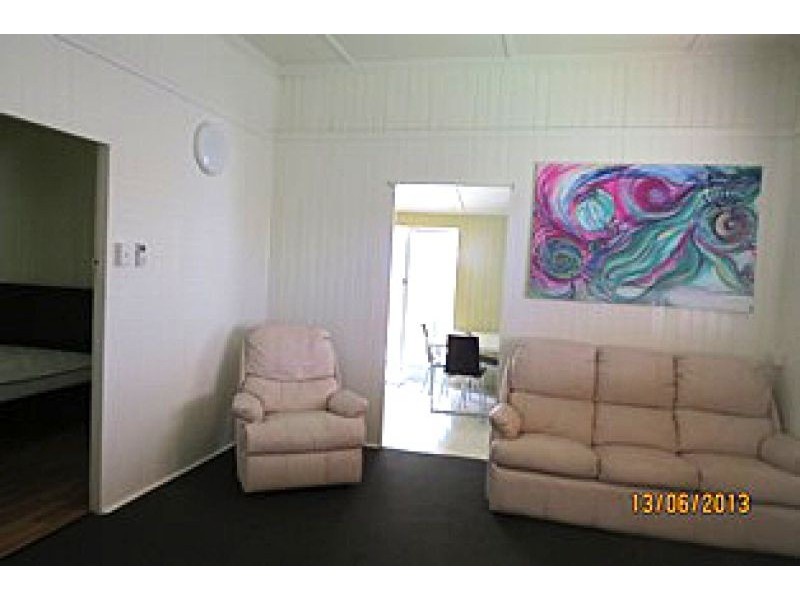 24 Pratt St, South Mackay QLD 4740