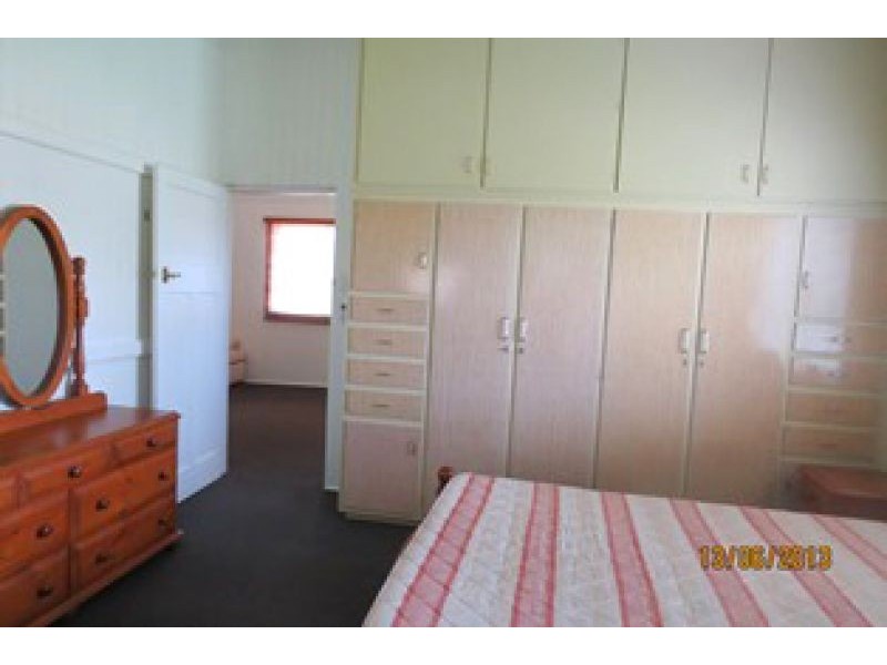 24 Pratt St, South Mackay QLD 4740