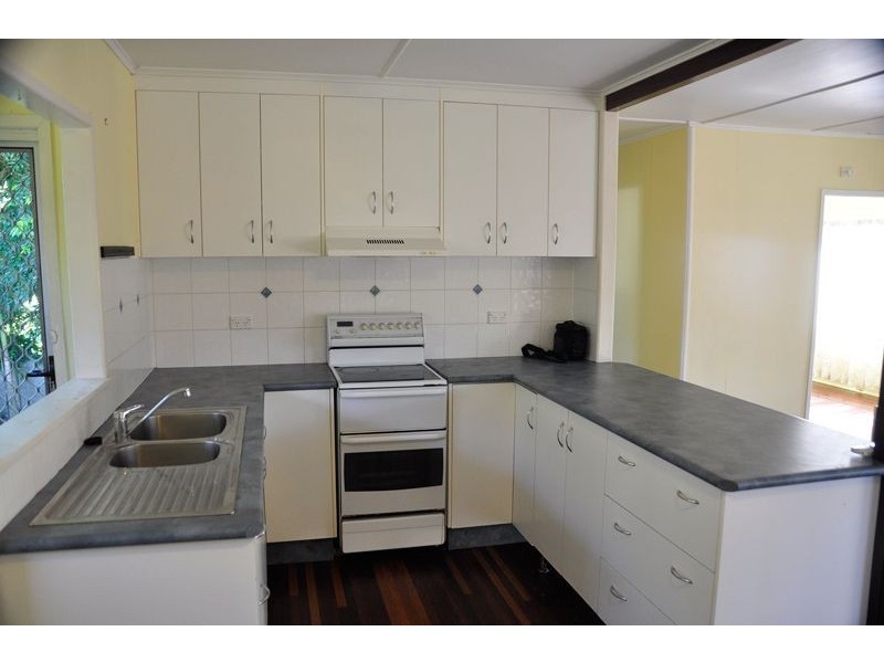 13 Manuel St, North Mackay QLD 4740